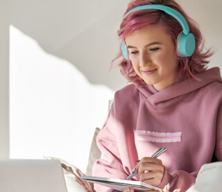 Тема месячных многим кажется неловкой из-за множества стереотипов. Kotex развеивает мифы!